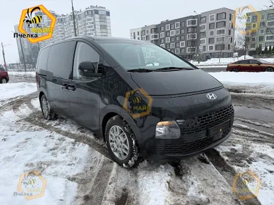 Фото 4 — Микроавтобус Hyundai Staria, 2023