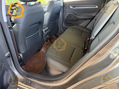 Фото 6 — Geely Emgrand, 2025