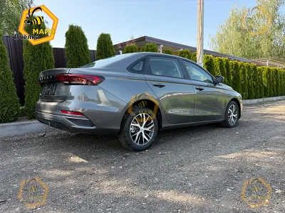 Фото 2 — Geely Emgrand, 2025