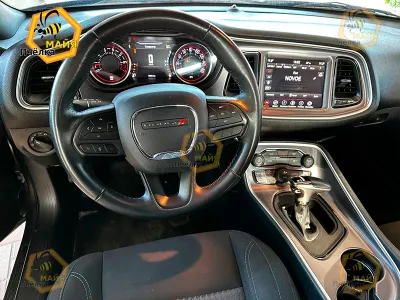 Фото 10 — Dodge Challenger, 2020